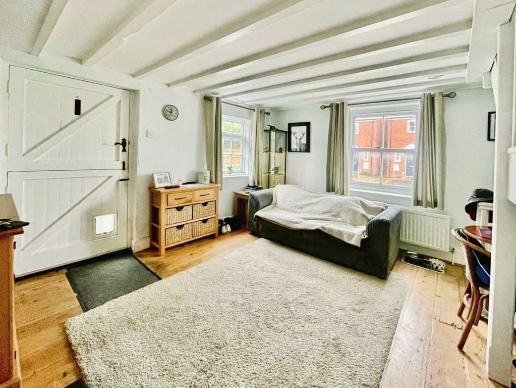 Property photo 3 of 12 Pbox-Bedroom-346628.Jpg