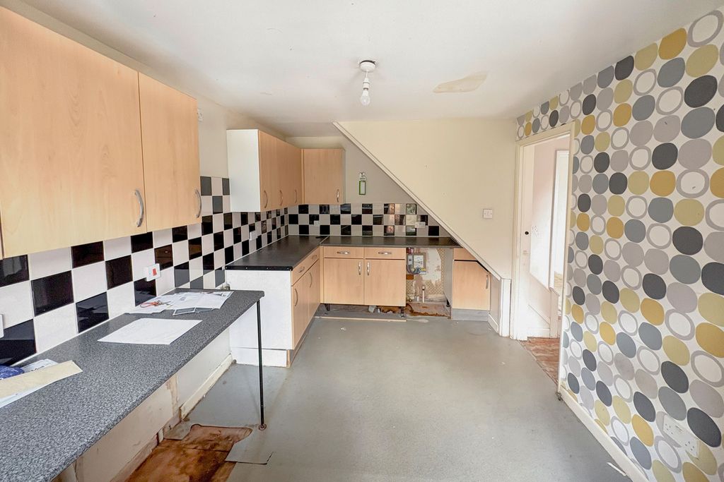 Property photo 3 of 11 77 Crispin Way, Kingswood, Bristol, Bs15 4Sh