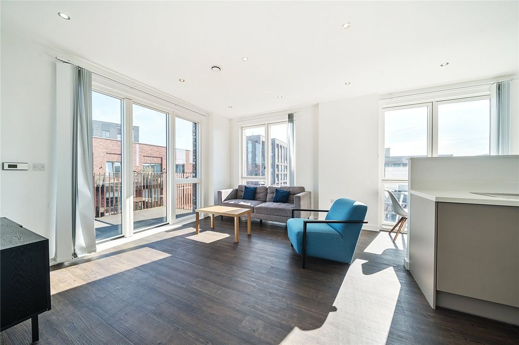 Property photo 2 of 19 Picture No. 16