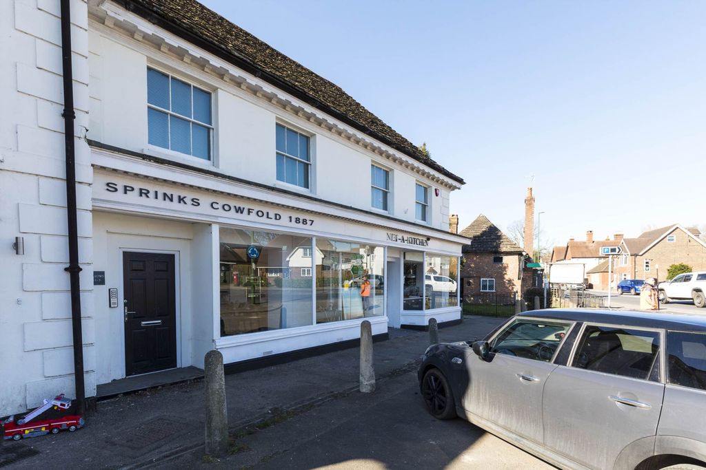 Property photo 1 of 9