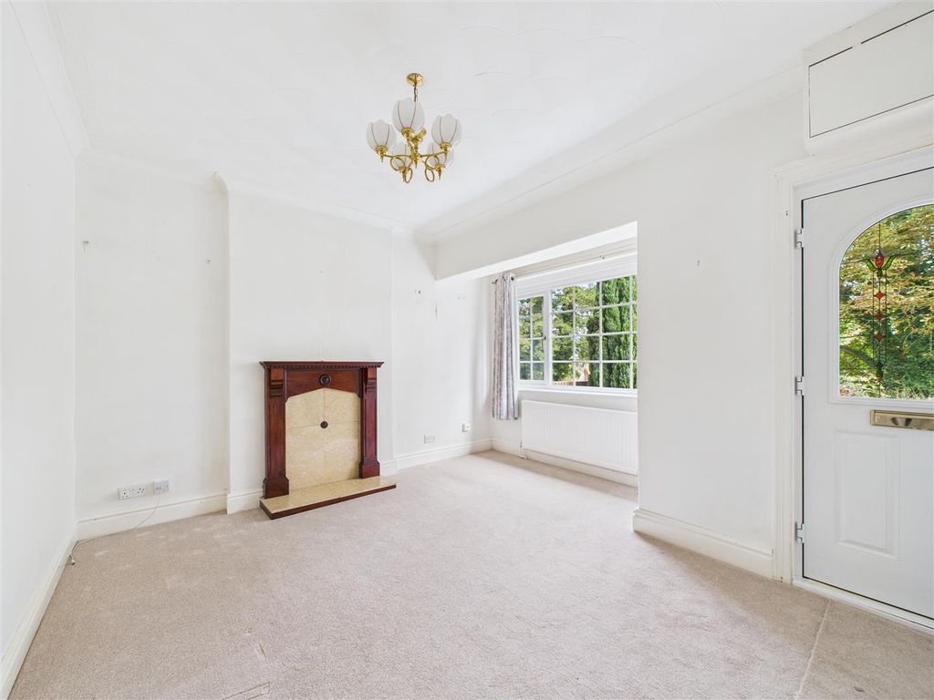 Property photo 3 of 16 Cam03303G0-Pr0219-Still009.Jpg