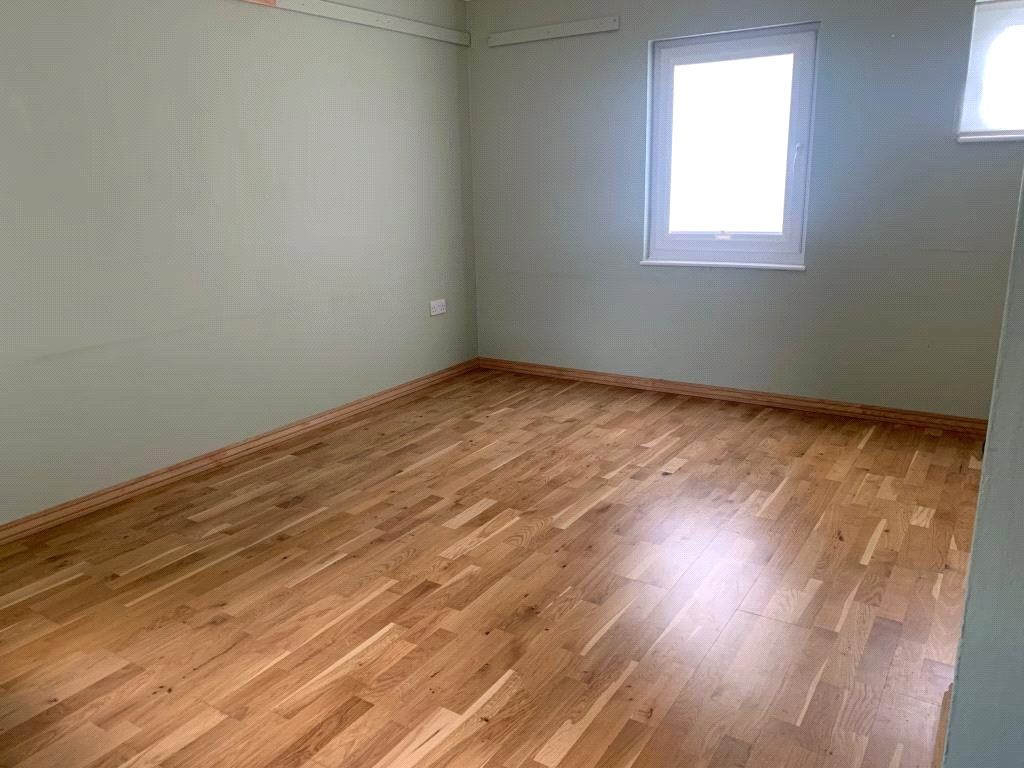 Property photo 3 of 8 Picture No. 02