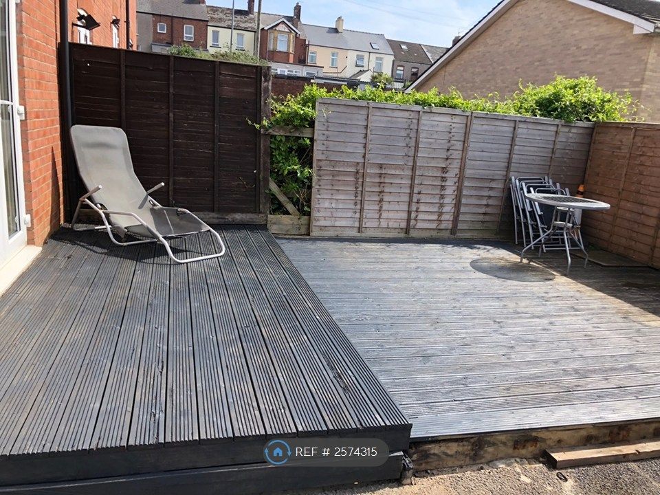 Property photo 2 of 12