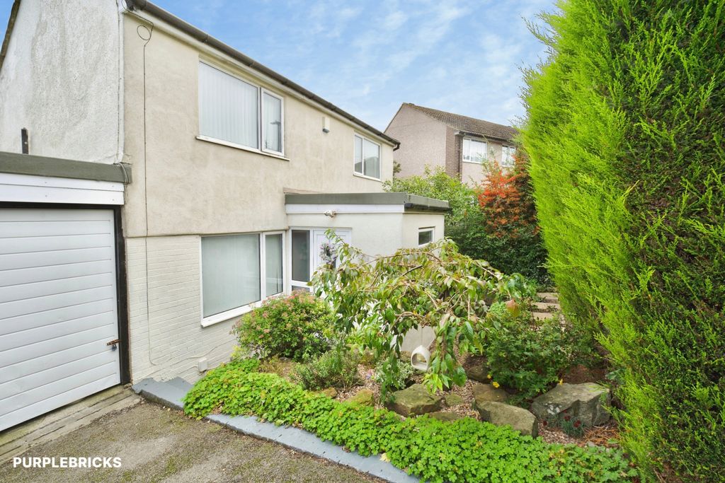 Property photo 2 of 25