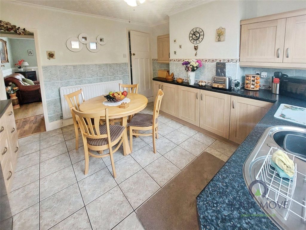 Property photo 2 of 13 Kitchen