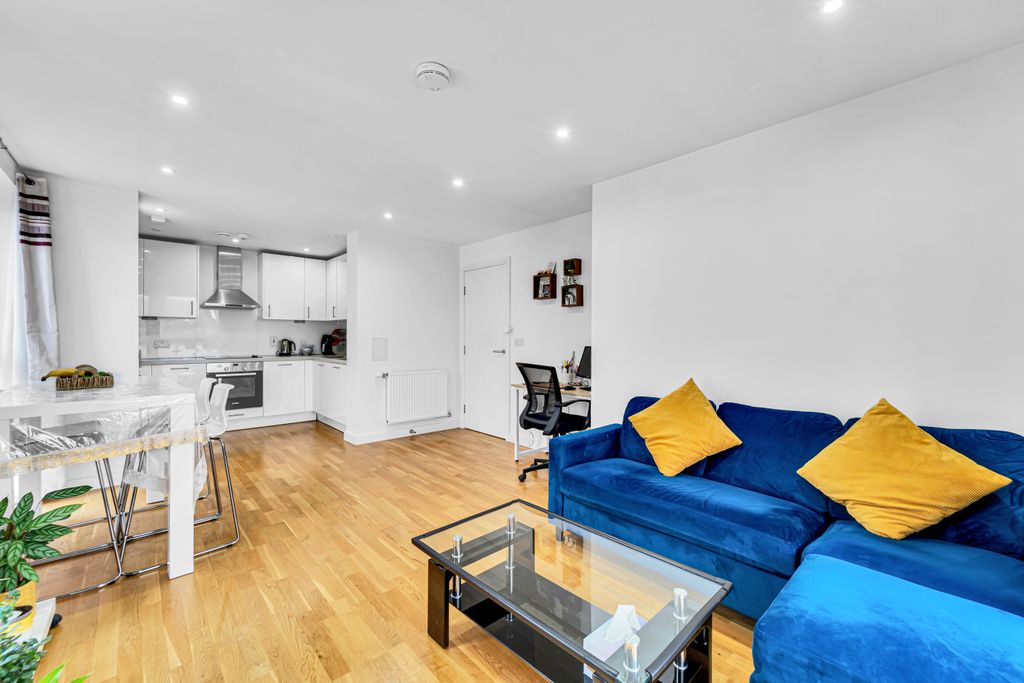 Property photo 2 of 12 Dsc08107