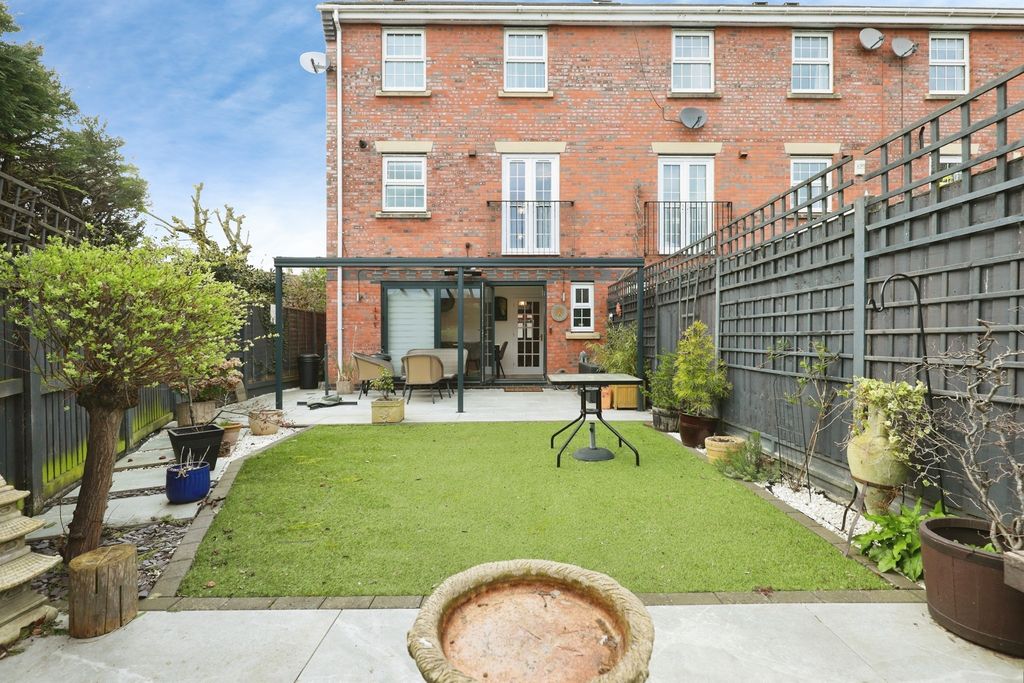 Property photo 3 of 17