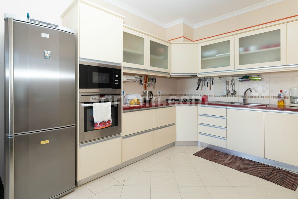 Property photo 3 of 46
