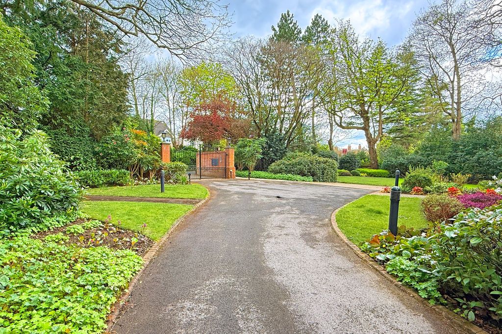 Property photo 2 of 16