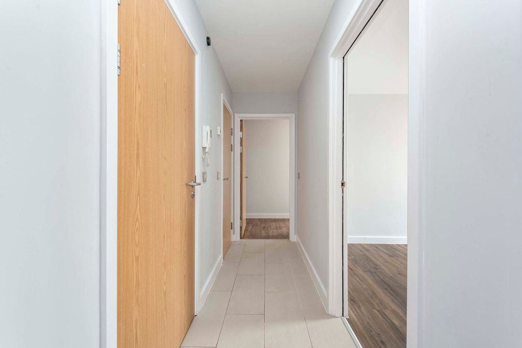 Property photo 3 of 9 Pbox-Img.Jpg