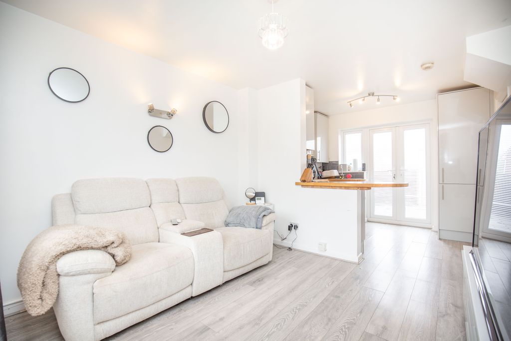 Property photo 3 of 14 Mw26-108