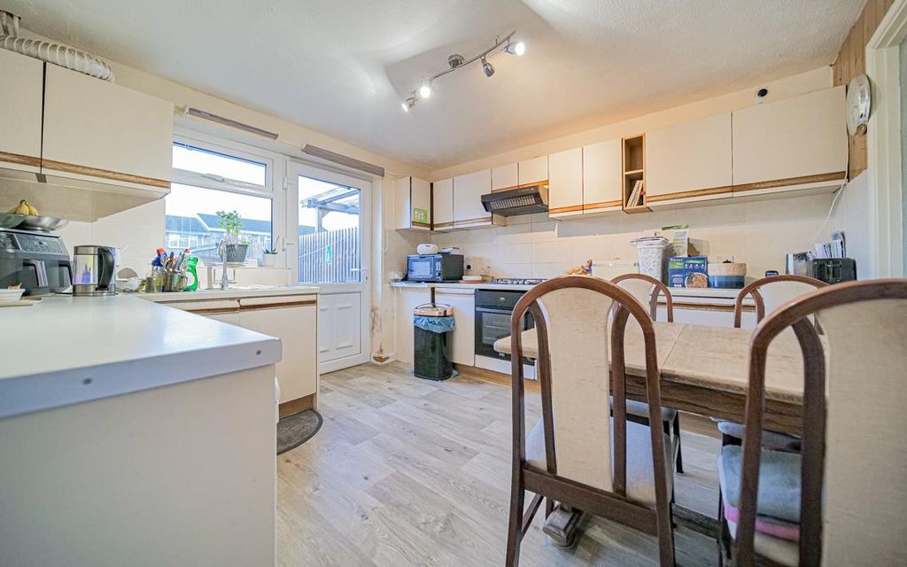 Property photo 2 of 11 P1066919.Jpg