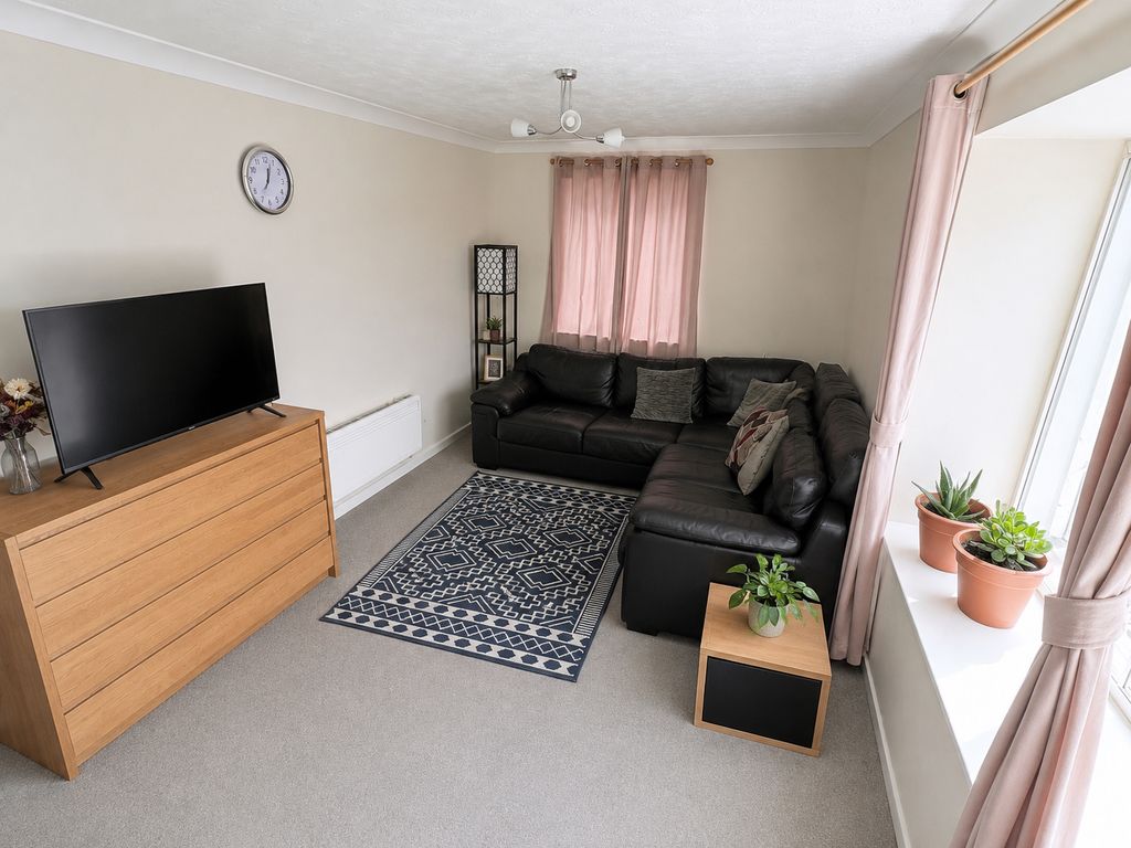 Property photo 2 of 8