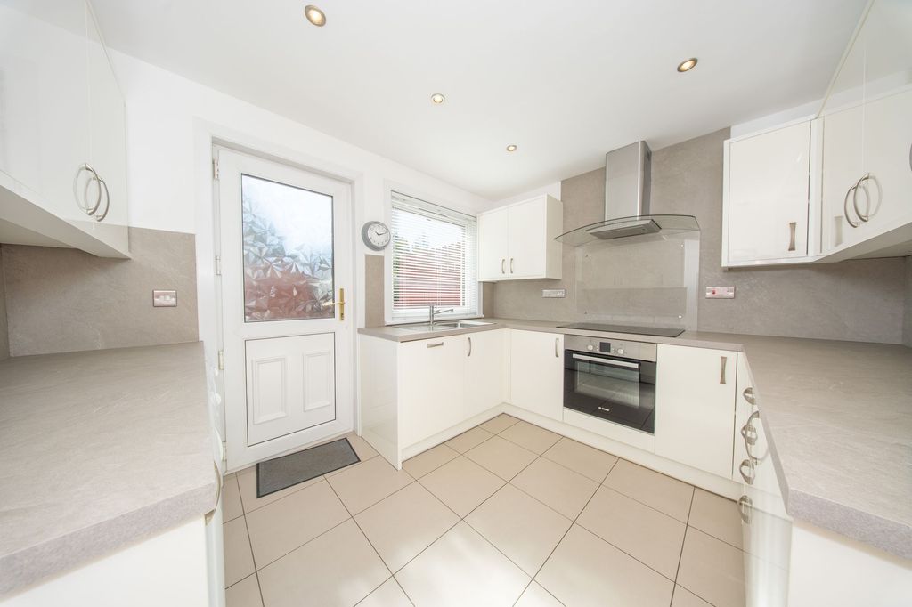 Property photo 2 of 22 Kitchen