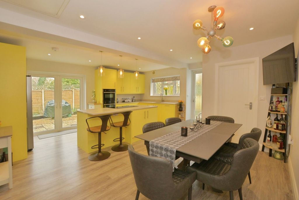 Property photo 2 of 20 Kitchen/Dining