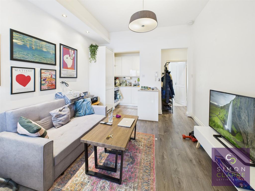 Property photo 3 of 8 Cam05425G0-Pr0072-Still007.Jpg