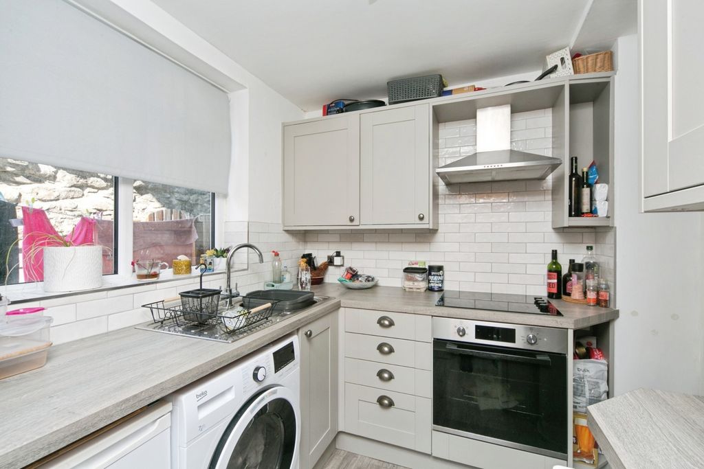 Property photo 3 of 12 Pbox-Img.Jpg