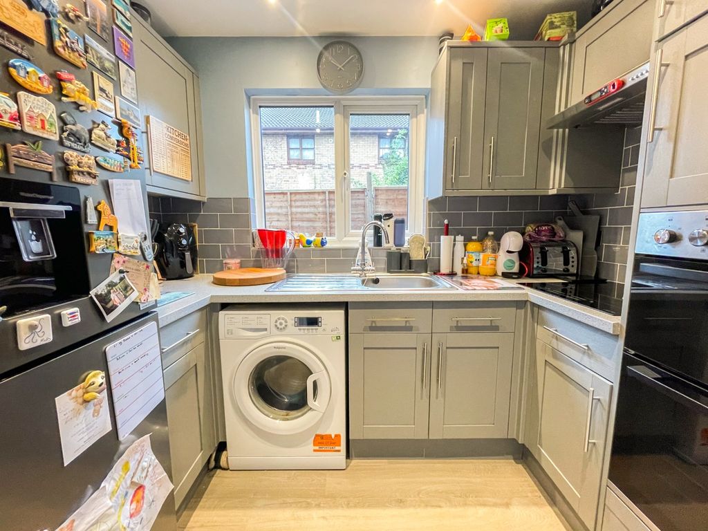 Property photo 3 of 15 3734516