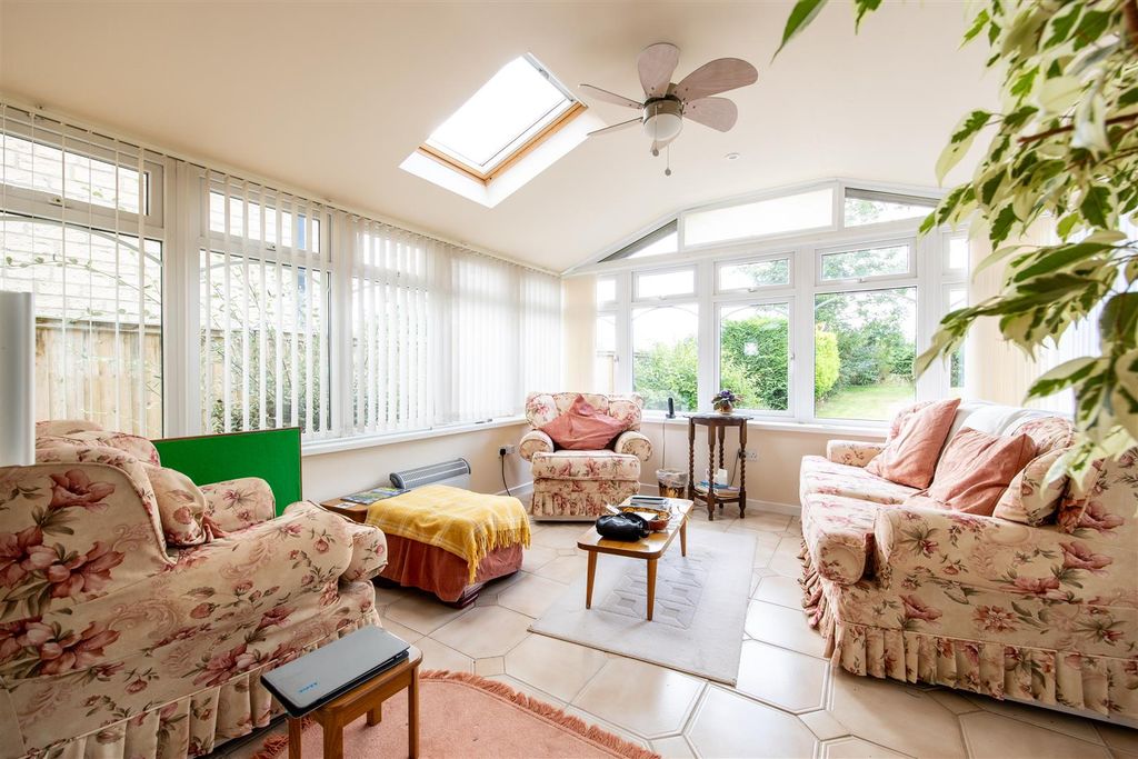 Property photo 3 of 14 With Air-Con For All-Year Use