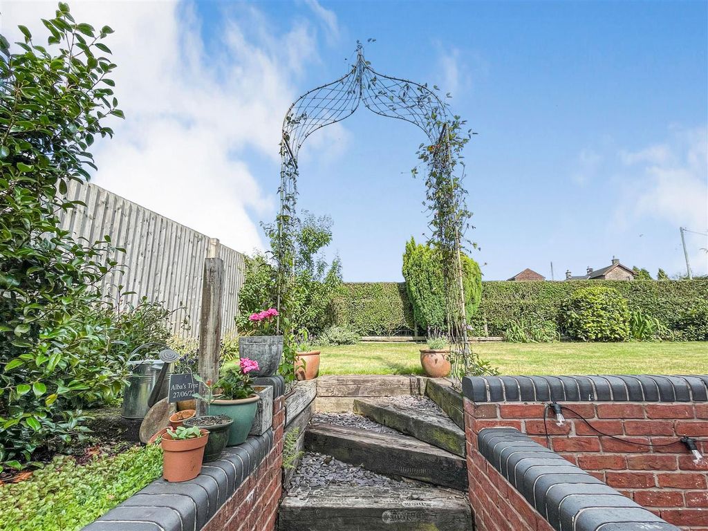 Property photo 2 of 51 Garden