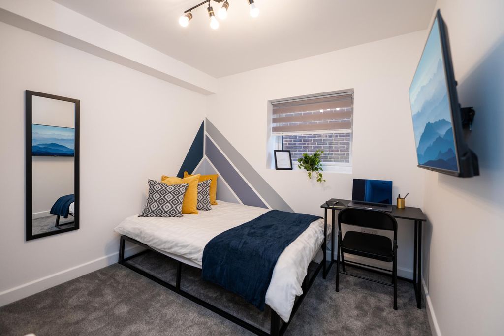 Property photo 2 of 11 Photo 1