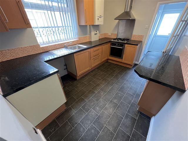 Property photo 3 of 16 Kitchen/Breakfast Room