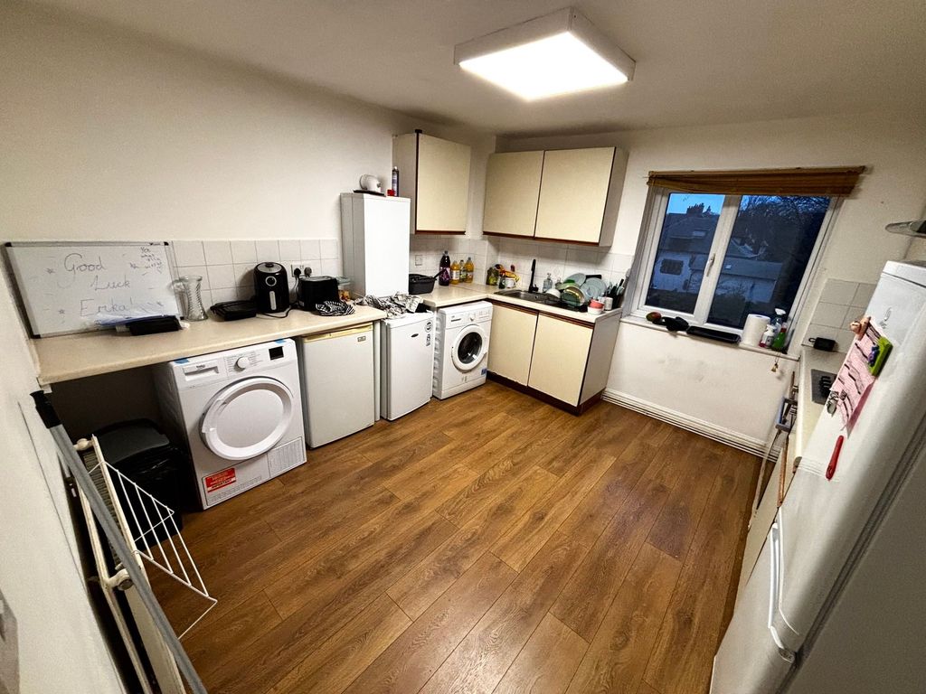 Property photo 2 of 8 Well-Equipped Communal Kitchen With Plenty Of Floo...