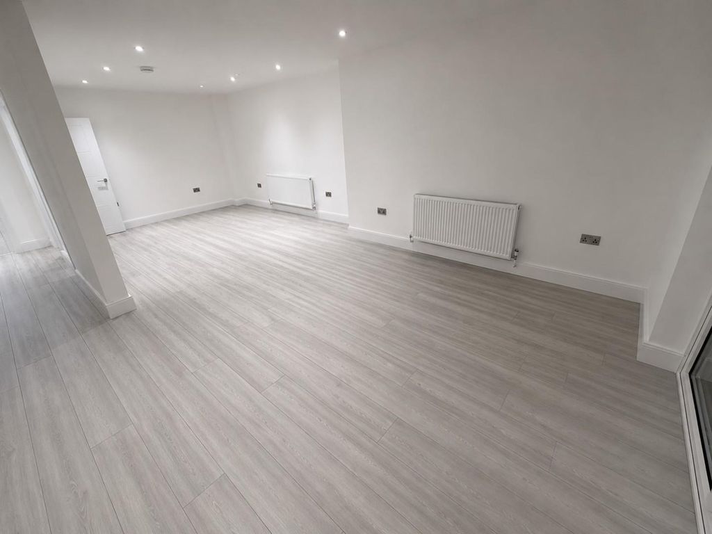 Property photo 2 of 19 Open-Plan.Jpg