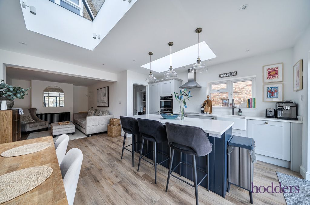 Property photo 2 of 18 230636E5-E858-474...