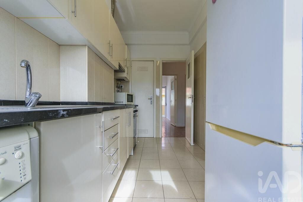 Property photo 2 of 28