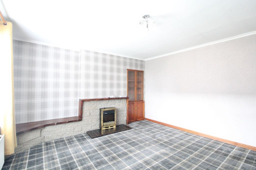 Property photo 3 of 15 Living Room