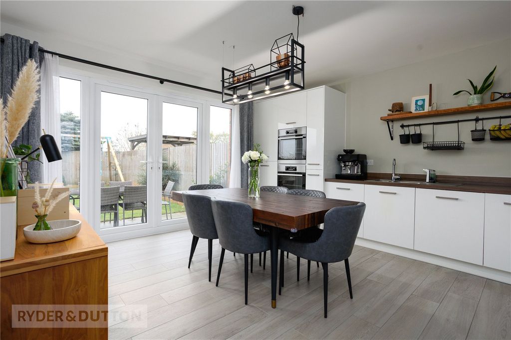 Property photo 3 of 29 Kitchen/Diner