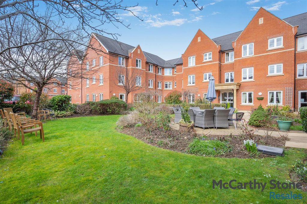 Property photo 1 of 18 8681492-Exterior05.Jpg