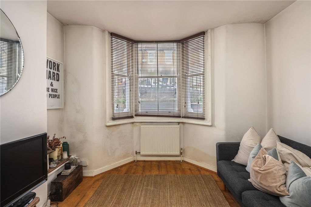 Property photo 3 of 18 Living Area