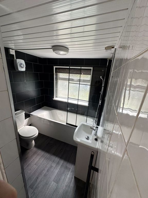 Property photo 3 of 11 Photo 4