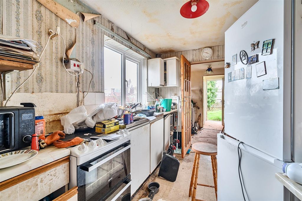 Property photo 2 of 12 1372464-8-6900F3Dfc3d42.Jpg