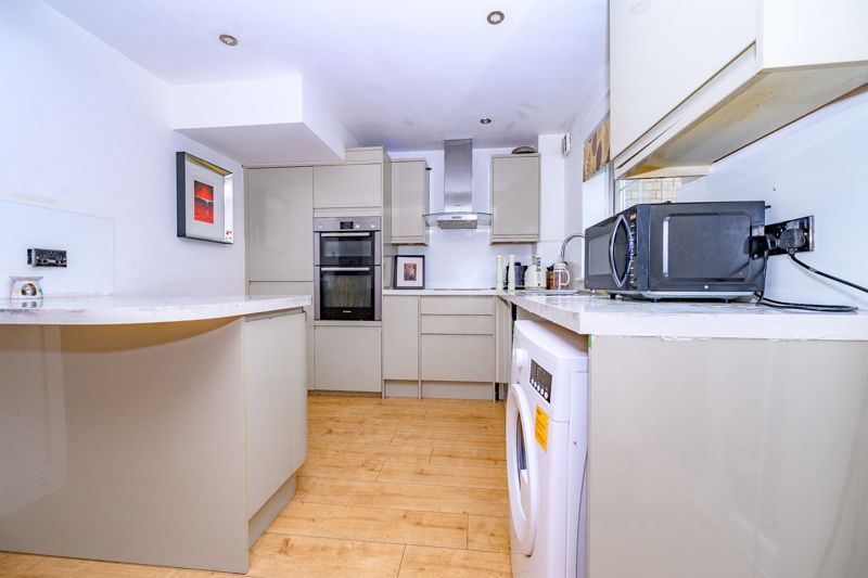 Property photo 3 of 14 Kitchen