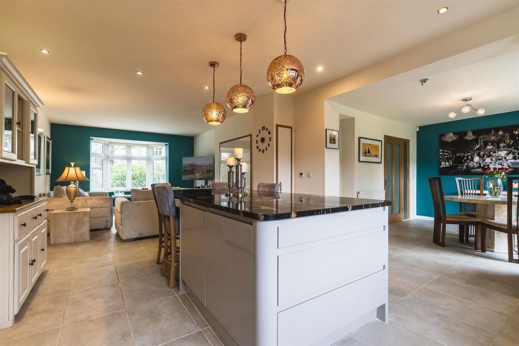 Property photo 2 of 52 Breakfast Kitchen