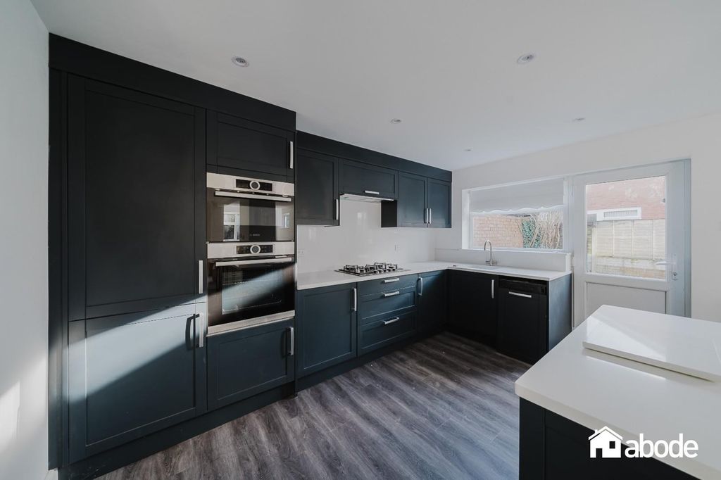 Property photo 2 of 29 Dsc01567-Hdr.Jpg