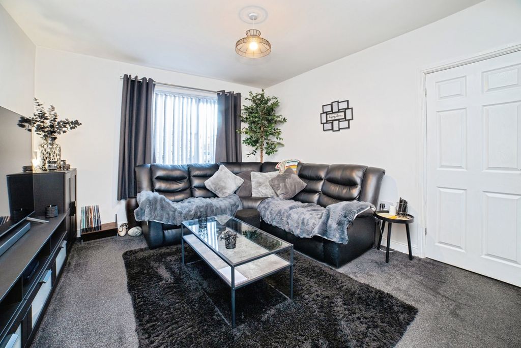 Property photo 3 of 19 Pbox-Img.Jpg