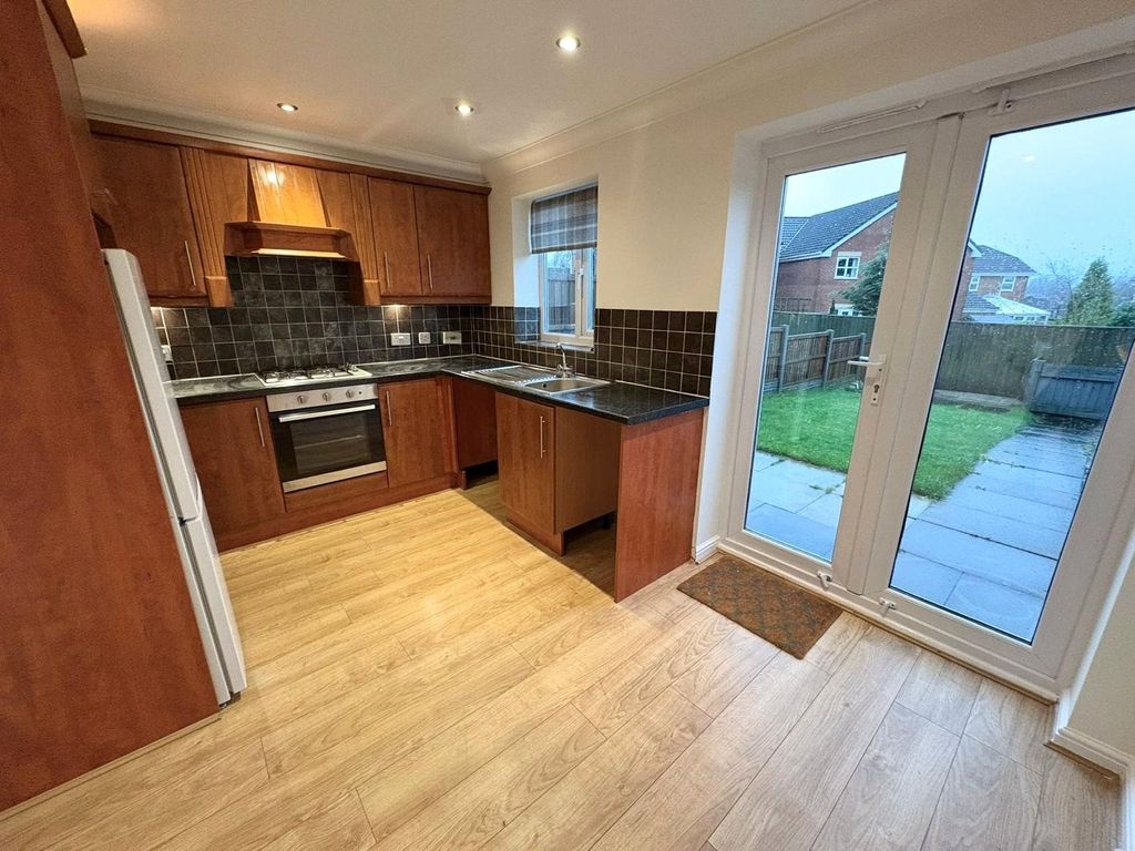 Property photo 2 of 16 Picture No. 11