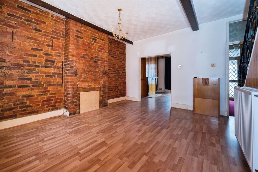 Property photo 2 of 20