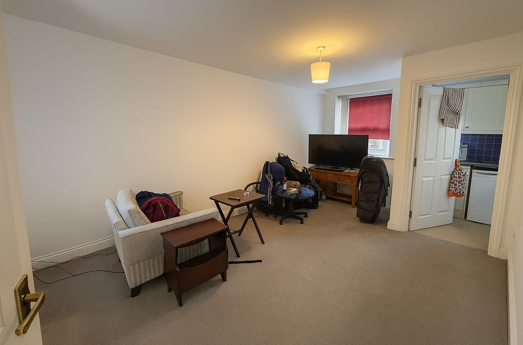 Property photo 2 of 6