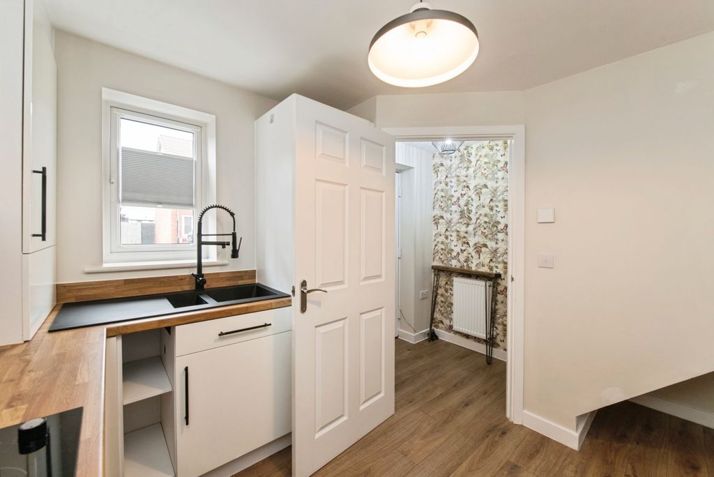 Property photo 2 of 17 Pbox-Img.Jpg