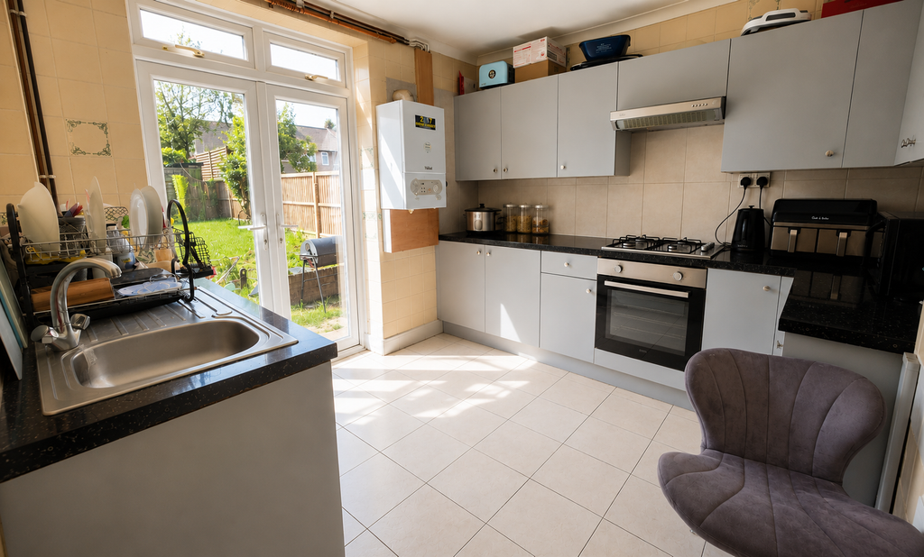 Property photo 3 of 13 Kitchen