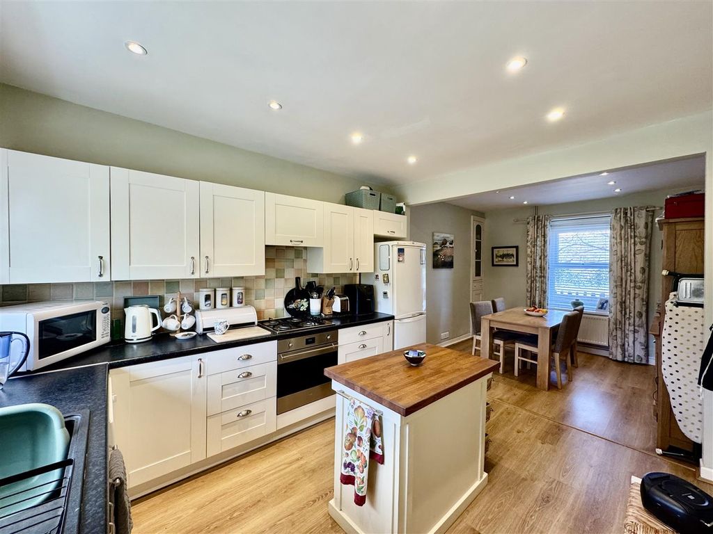 Property photo 3 of 22 Kitchen/ Diner