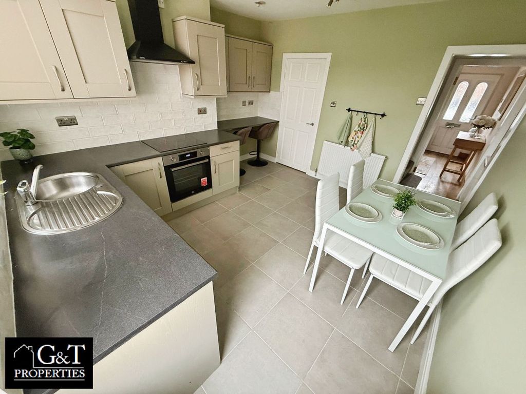 Property photo 2 of 20 Kitchen