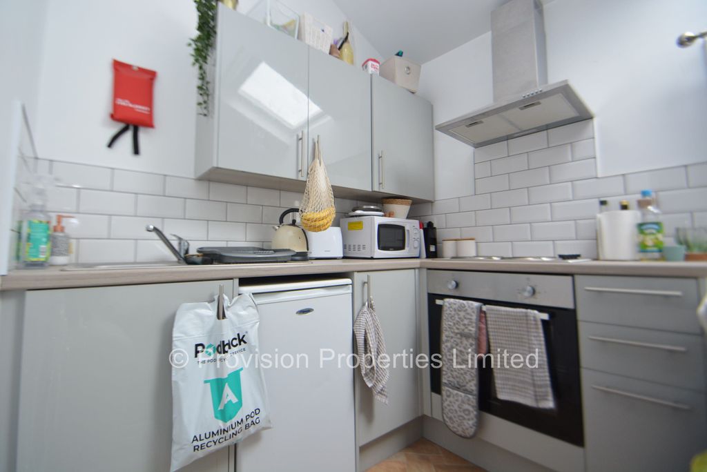 Property photo 3 of 6 Photo