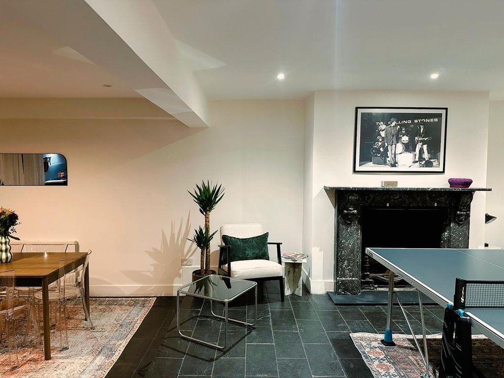 Property photo 3 of 25