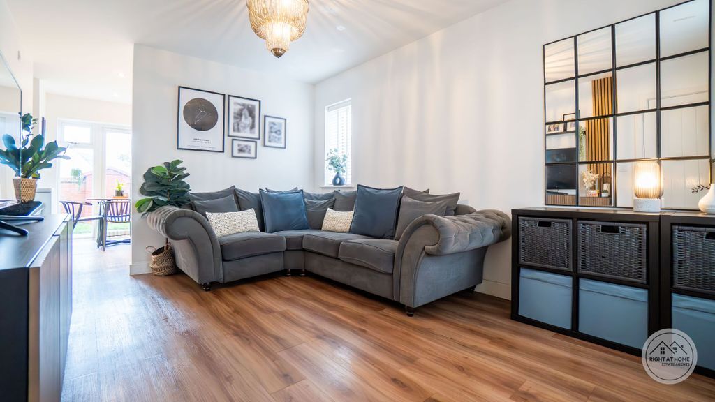 Property photo 2 of 21